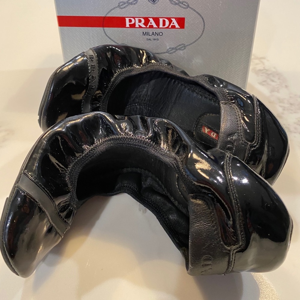 Prada Nappa Vernice Flats Size 37 (3F4358) (Nero)